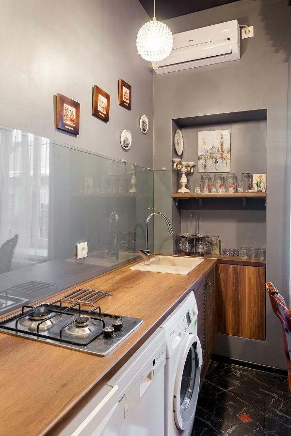 Delux Leopolli Apartments Near Shopping Mall Forum Lviv Ngoại thất bức ảnh